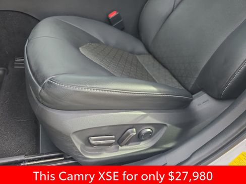 Used 2020 Toyota Camry XSE image 33