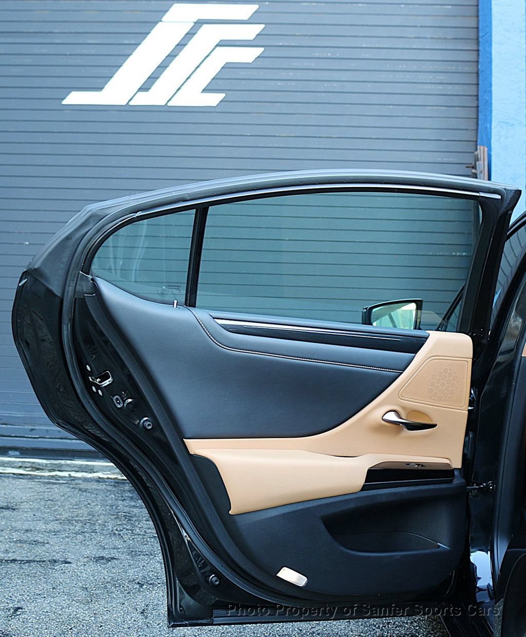 Used 2023 Lexus ES 350 w/ Accessory Package (Z2) FWD image 19
