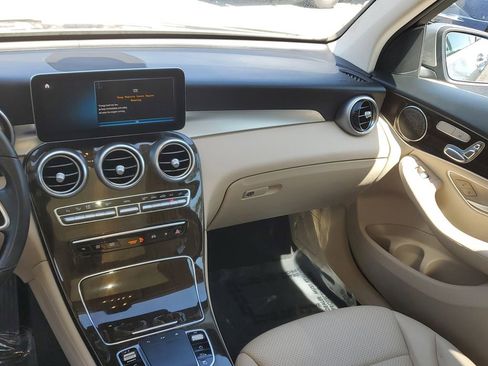 Used 2021 Mercedes-Benz GLC 300 4MATIC image 19