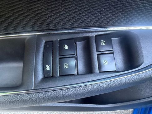 Used 2017 Chevrolet Cruze LT w/ Convenience Package image 8