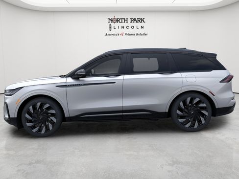 New 2026 Lincoln Nautilus Reserve w/ Jet Appearance Package AWD/4WD image 3