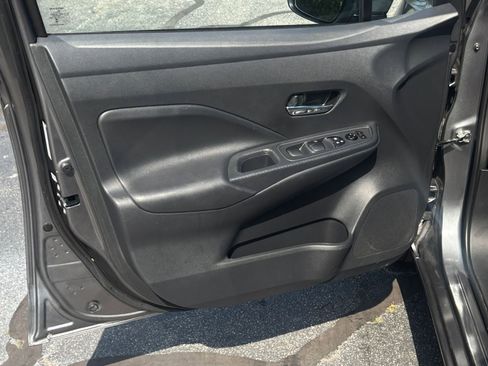 Used 2025 Nissan Versa SV FWD image 18