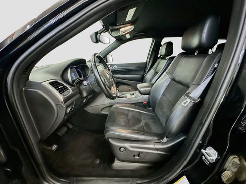 Used 2022 Jeep Grand Cherokee Laredo X AWD/4WD image 13