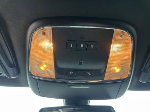 Used 2018 Dodge Charger GT image 31