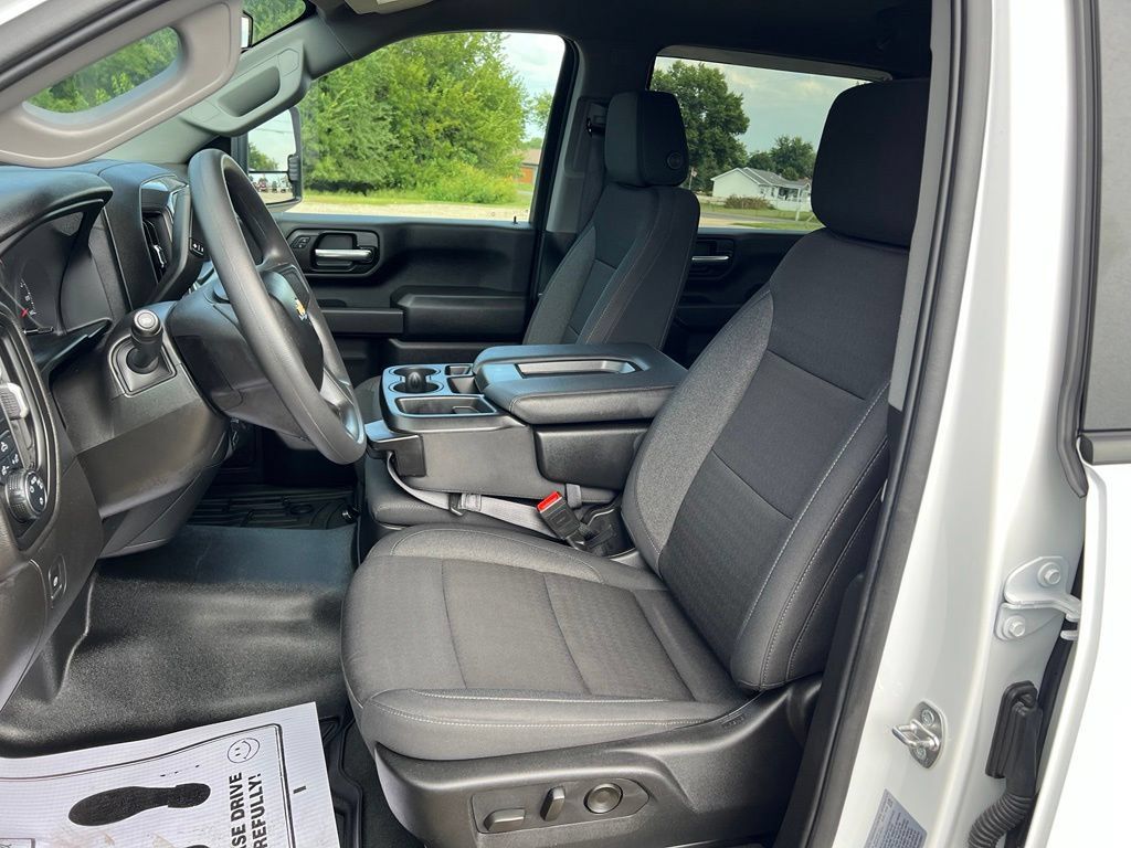 Used 2024 Chevrolet Silverado 2500 Custom w/ Custom Convenience Package AWD/4WD image 33