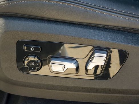 Used 2024 BMW X7 xDrive40i w/ M Sport Package image 17