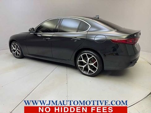 Used 2020 Alfa Romeo Giulia Ti w/ Active Blind Spot Package AWD/4WD image 3