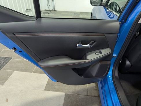 Used 2025 Nissan Sentra SR FWD image 8