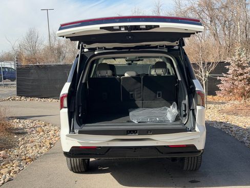 New 2026 Lincoln Navigator Reserve AWD/4WD image 16