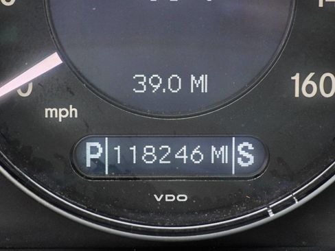 Used 2006 Mercedes-Benz CLS 500 w/ AMG Sport Pkg image 17