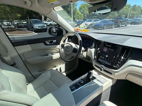 Used 2024 Volvo XC60 B5 Plus AWD/4WD image 20