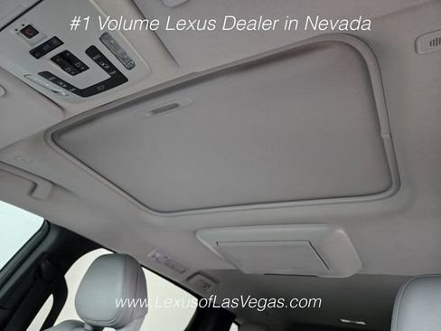 Used 2026 Toyota Sienna XLE FWD image 14