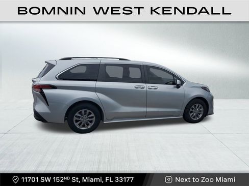 Used 2021 Toyota Sienna XLE image 8
