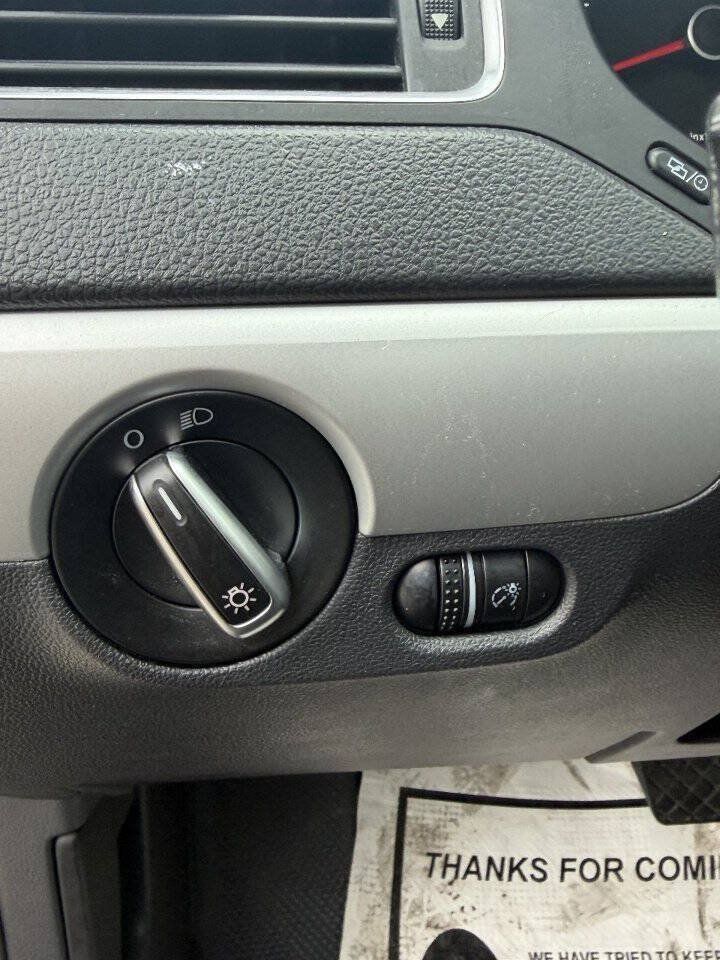 Used 2014 Volkswagen Jetta SE FWD image 11