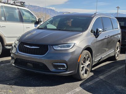 Used 2021 Chrysler Pacifica Pinnacle