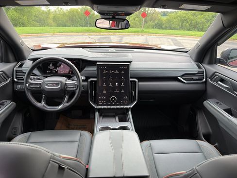 Used 2025 GMC Acadia AT4 AWD/4WD image 20