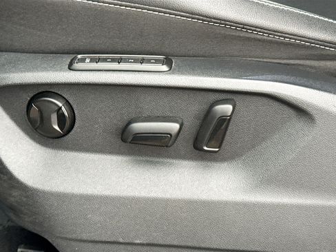 Used 2020 Volkswagen Atlas Cross Sport SEL image 25