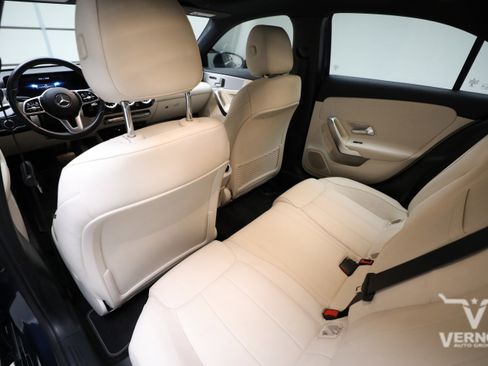 Used 2022 Mercedes-Benz A 220 image 9