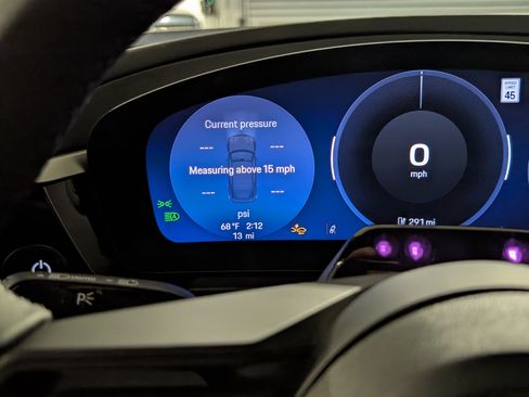 New 2026 Porsche Macan 4 Electric image 31