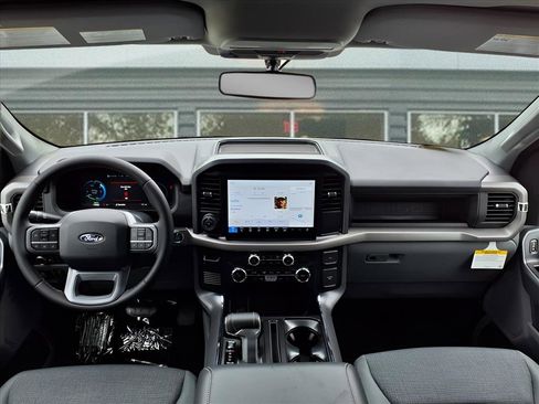 New 2025 Ford F150 Lightning XLT image 7