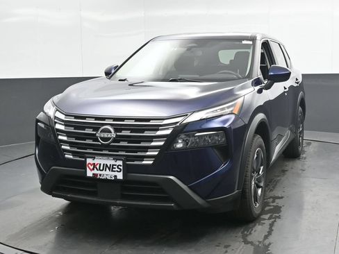 Used 2025 Nissan Rogue SV AWD/4WD image 8