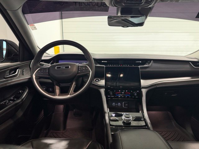 Used 2023 Jeep Grand Cherokee L Limited AWD/4WD image 33