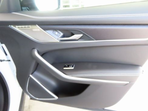 Used 2025 Jaguar F-PACE R-Dynamic S image 13