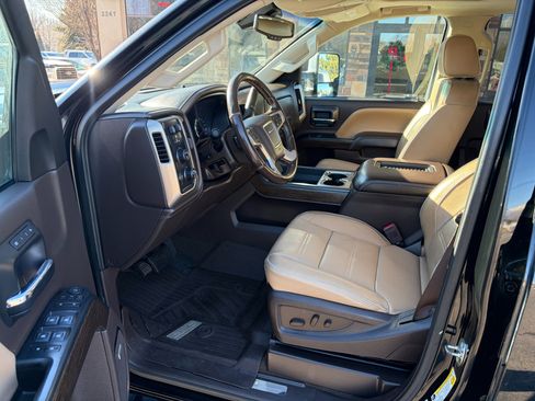 Used 2018 GMC Sierra 2500 Denali image 4