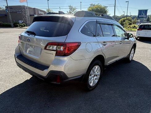 Used 2018 Subaru Outback 2.5i Premium AWD/4WD image 4