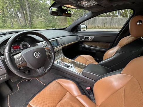 Used 2011 Jaguar XF R RWD image 7