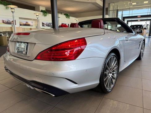Used 2019 Mercedes-Benz SL 550 image 2