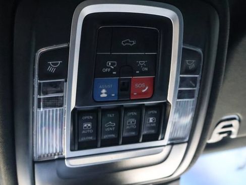 Used 2023 RAM 1500 Laramie AWD/4WD image 18