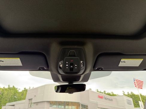 Used 2025 Audi Q5 Premium w/ Convenience Package AWD/4WD image 36