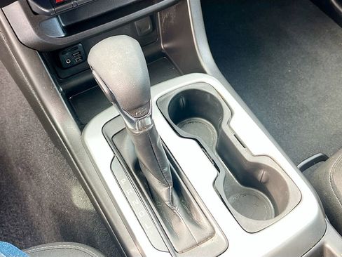 Used 2022 Chevrolet Colorado LT w/ LT Convenience Package image 17