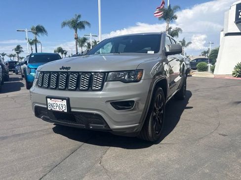 Used 2019 Jeep Grand Cherokee Altitude RWD image 3