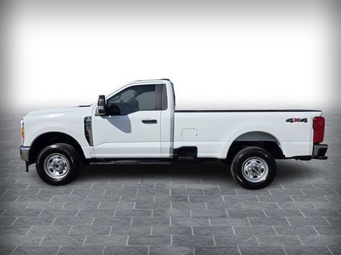 Used 2024 Ford F250 XL w/ XL Chrome Package image 4