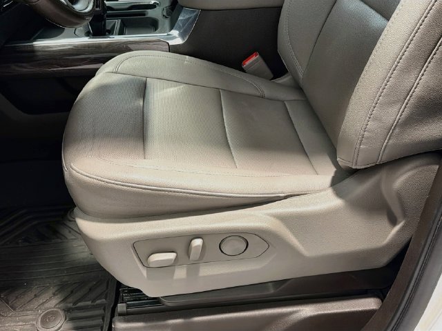 Certified 2022 Chevrolet Silverado 1500 LTZ w/ LTZ Premium Package AWD/4WD image 19