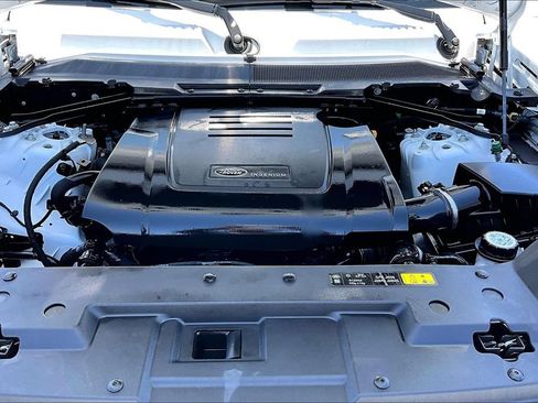 Certified 2025 Land Rover Defender 110 S AWD/4WD image 28