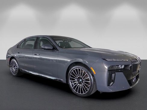 New 2026 BMW 760i xDrive w/ Executive Package AWD/4WD image 1