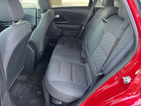 Used 2022 Kia Niro LXS image 18