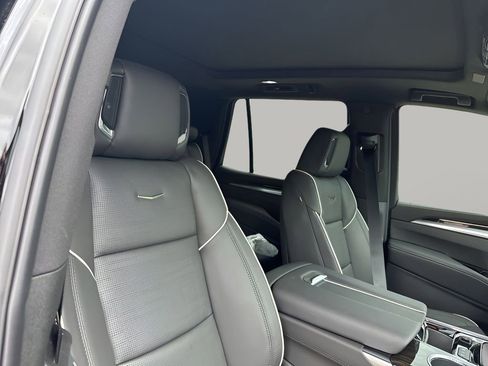 New 2026 Cadillac Escalade Luxury w/ LPO, Floor Liner Package AWD/4WD image 17