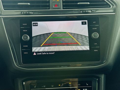 Used 2023 Volkswagen Tiguan SE FWD image 22
