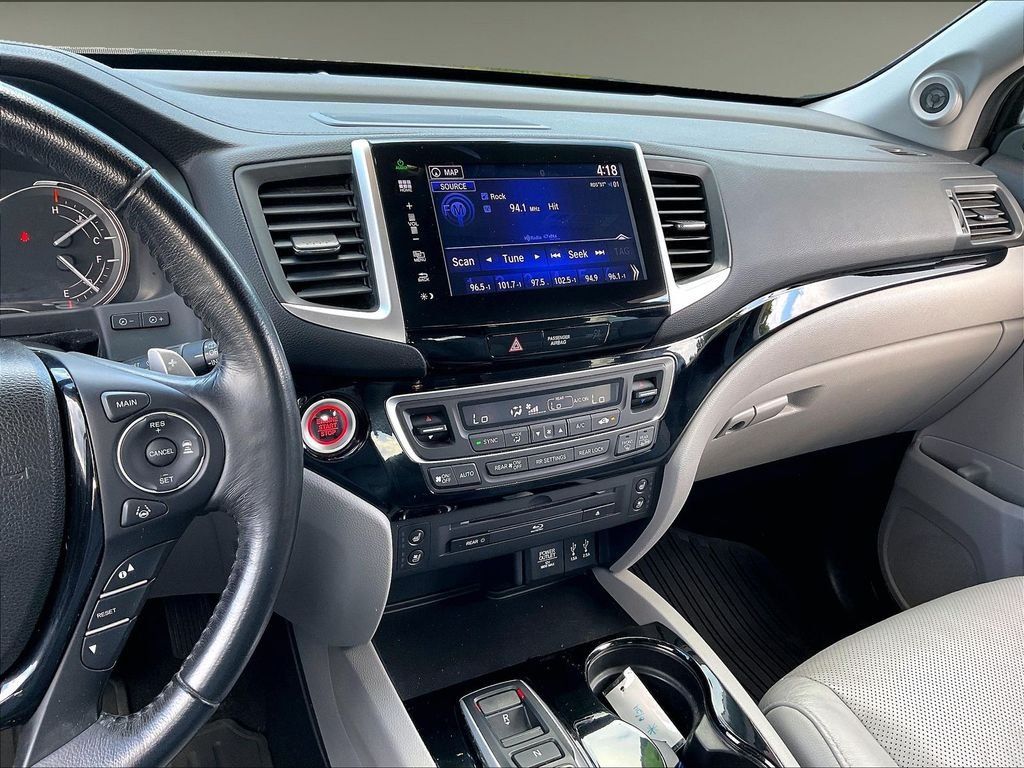 Used 2016 Honda Pilot Elite image 18