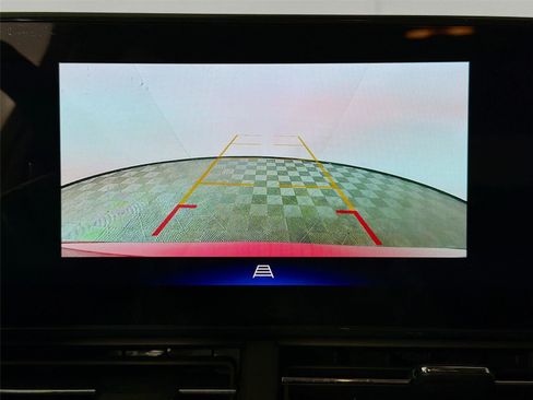 Used 2025 Chevrolet Trax LT w/ LT Convenience Package image 15