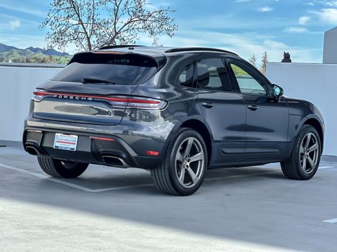 Used 2024 Porsche Macan w/ Premium Plus Package image 8
