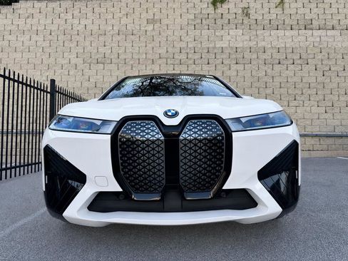 Certified 2023 BMW iX xDrive50 w/ Sport Package AWD/4WD image 6