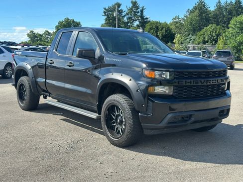 Used 2021 Chevrolet Silverado 1500 Custom AWD/4WD image 3