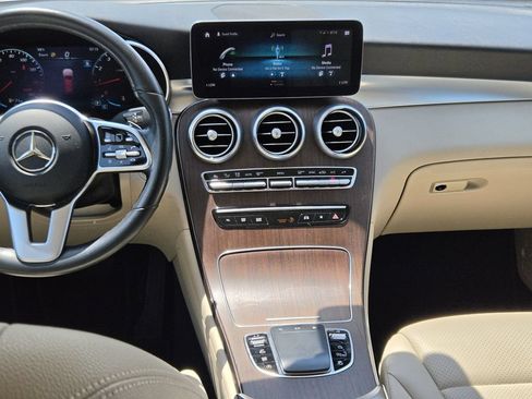 Used 2022 Mercedes-Benz GLC 300 w/ Premium Package Lite image 16