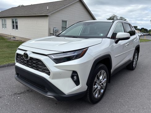 Used 2022 Toyota RAV4 Limited AWD/4WD image 8