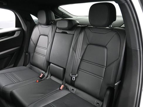 Certified 2024 Porsche Cayenne Coupe AWD/4WD image 24